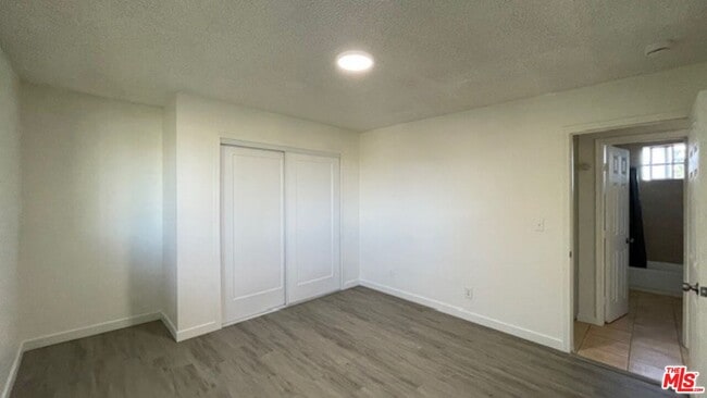 Building Photo - 1240 N Evergreen Ave