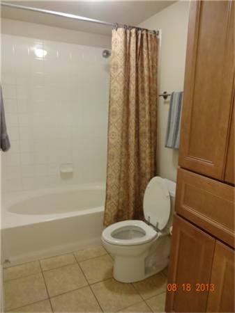 Building Photo - 2255 Braeswood Park Dr