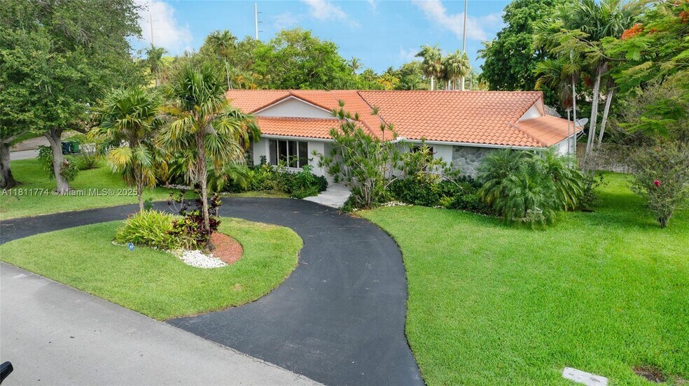 Primary Photo - 7775 SW 145th St