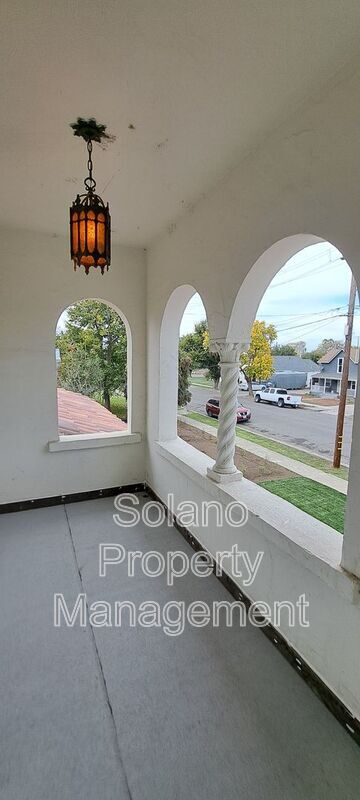 Building Photo - 290 E B St