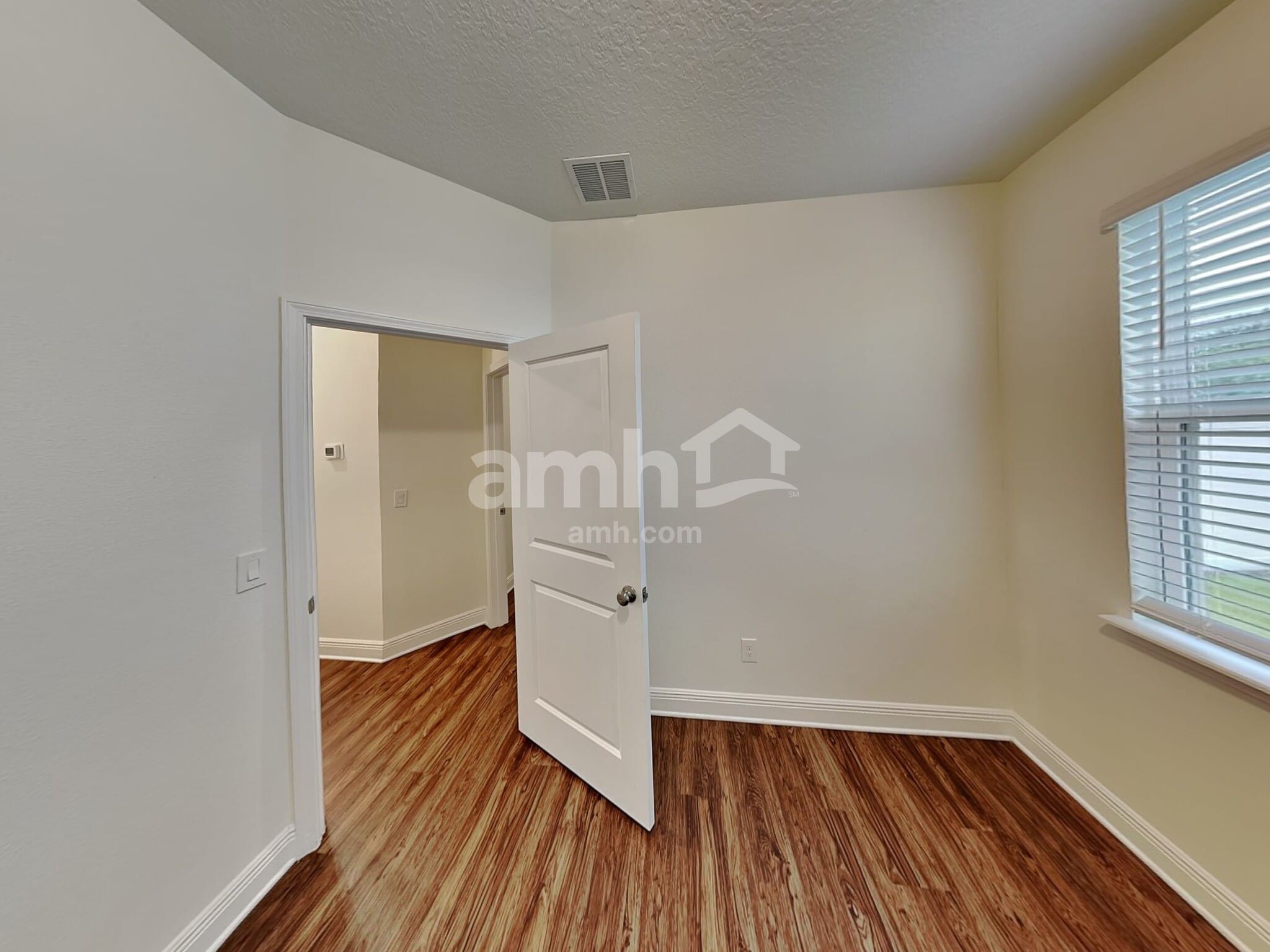 Building Photo - 1372 Celery Ave