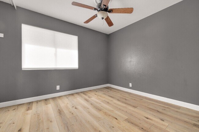 Building Photo - 2863 Roseann Ave