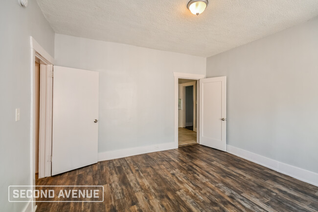 Building Photo - 519 4th Ct W