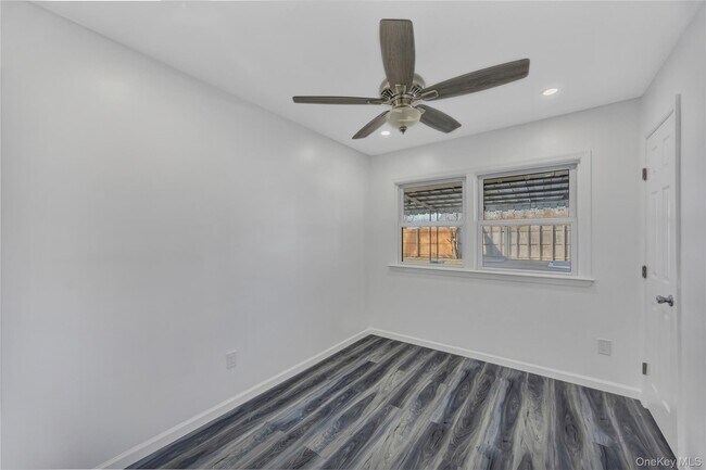 Building Photo - 170 5th St