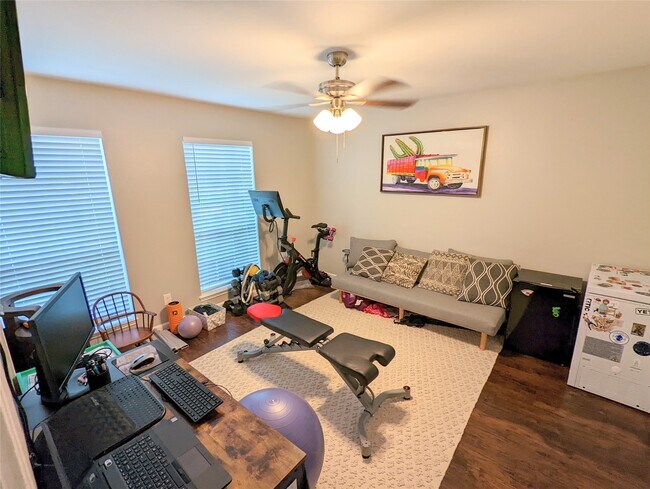 Building Photo - 13374 Trail Hollow Dr