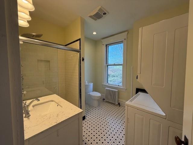 Bath with washer and dryer - 1380 National Rd