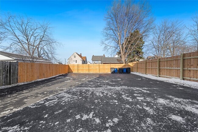 Building Photo - 3904 Ardmore Ave