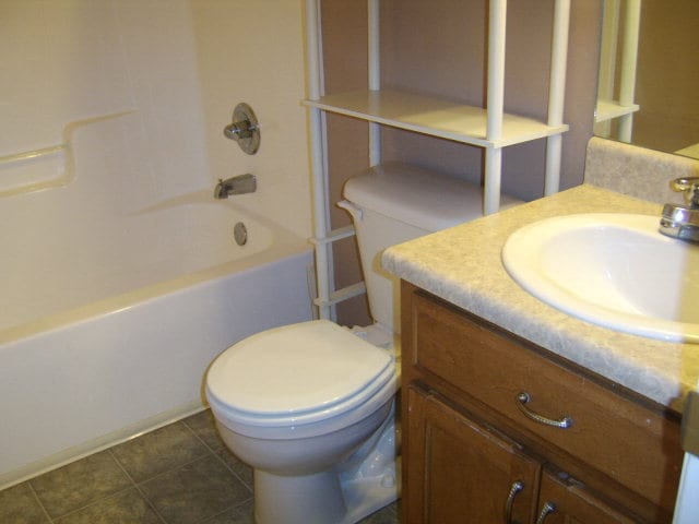 Building Photo - Charming 3BR/2BA Home with Open Floor Plan, Vaulted Ceilings & 2-Car Garage