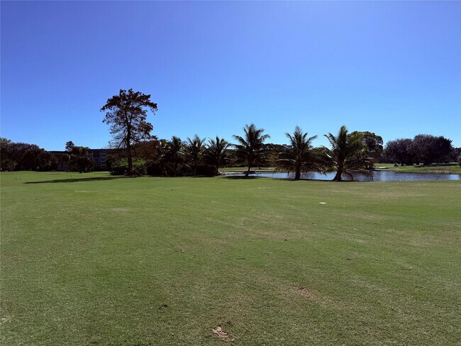 Building Photo - 3520 Oaks Way