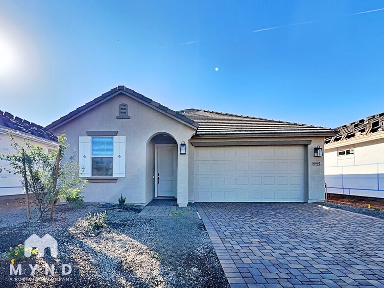 Primary Photo - 9967 W Whitton Ave