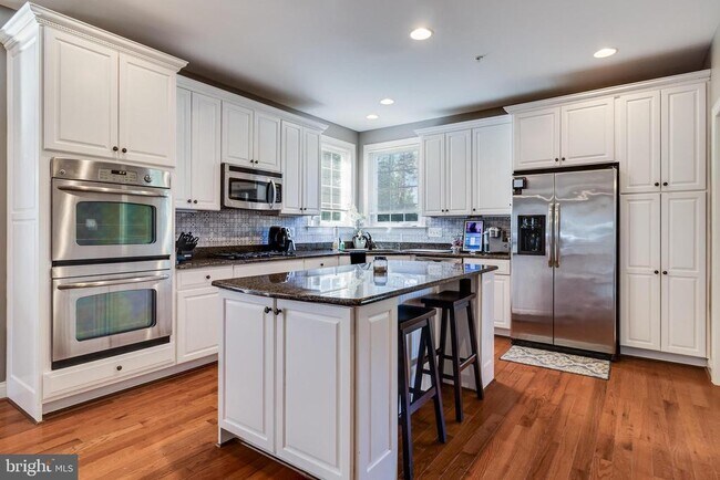 Building Photo - 39929 Grandview Haven Dr