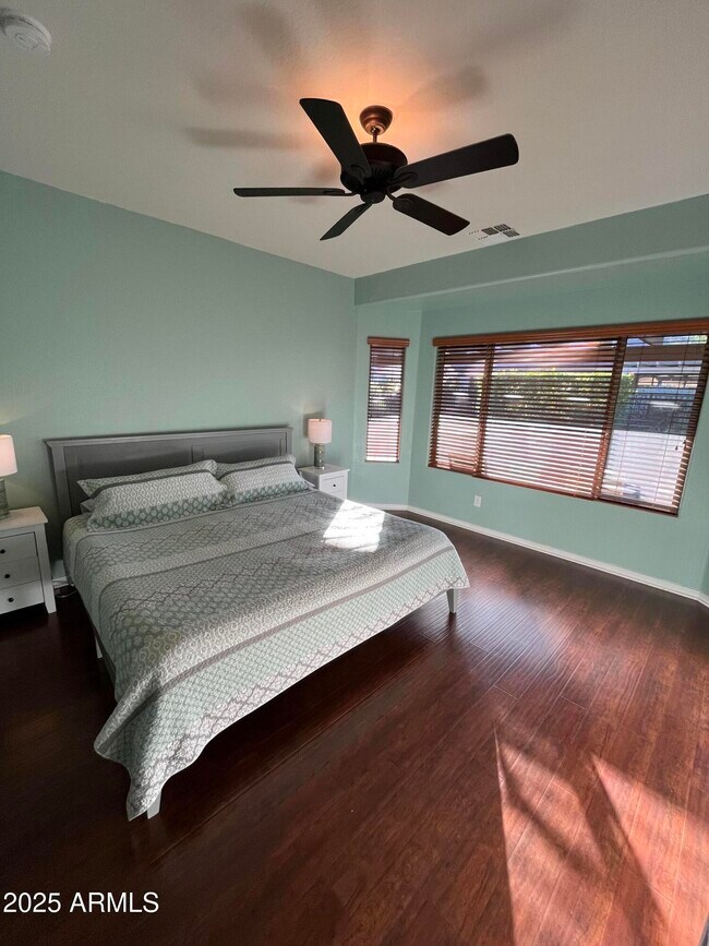 Building Photo - 26197 W Vista N Dr