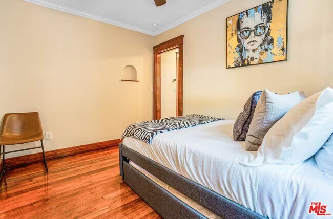 Building Photo - 4253 Fountain Ave