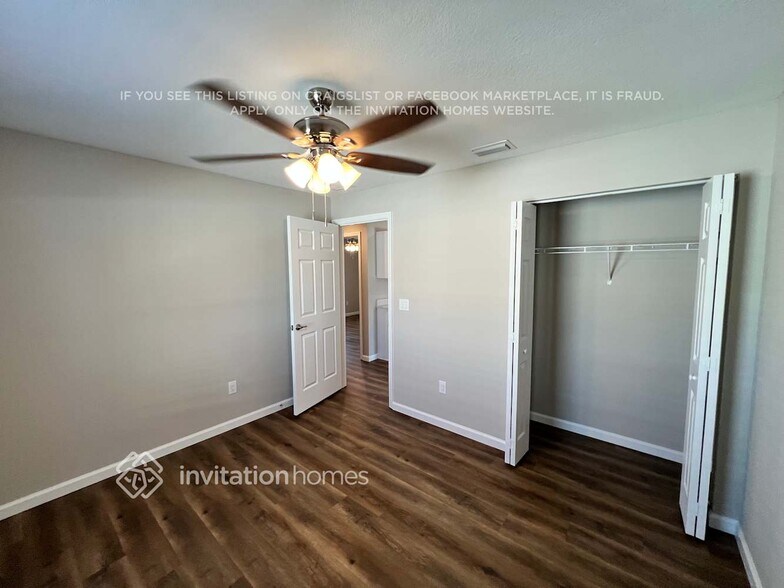Building Photo - 1306 SW Del Rio Blvd