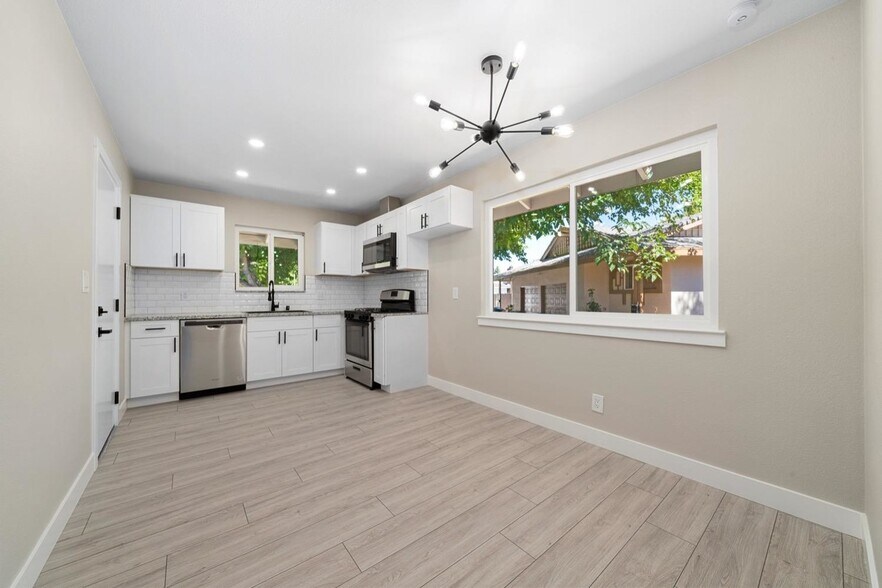 Building Photo - 3944 Apple Blossom Way