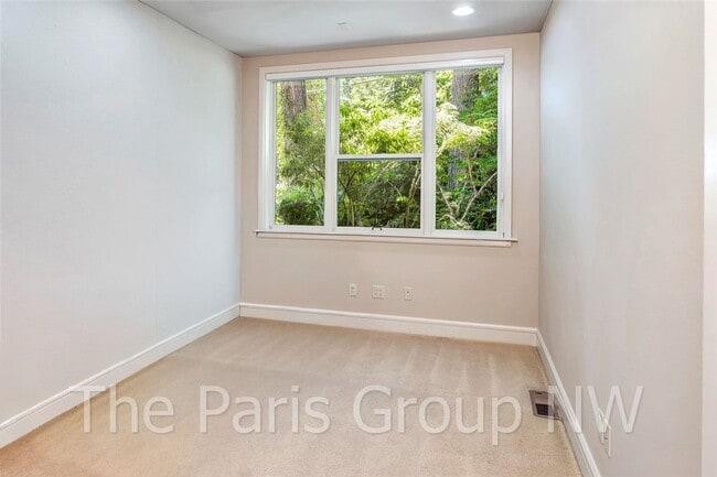 Building Photo - Extraordinary Custom Enatai Home *4min to DT Bellevue *High End Finishes * Central AC *EV Charger