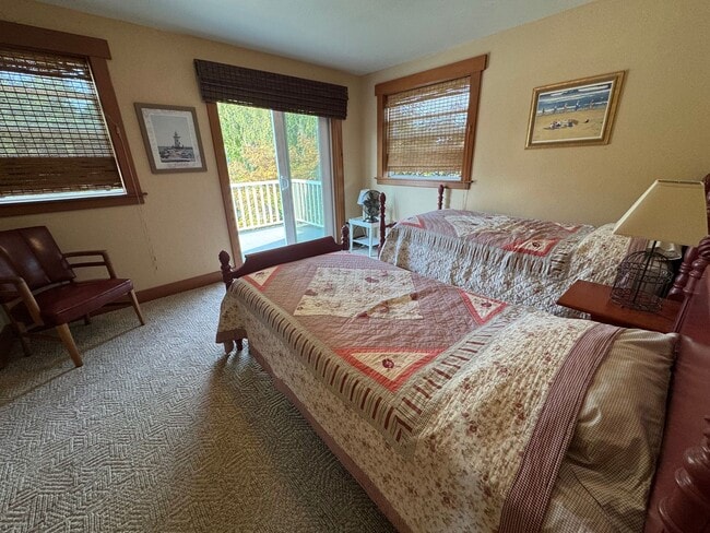 Building Photo - Beach House Short Term Sept-May (includes ...