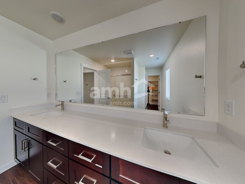 Building Photo - 9486 W Bowie Ct