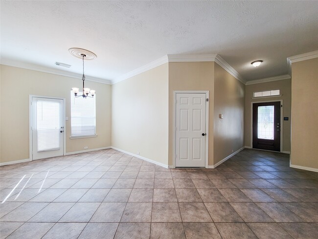 Building Photo - 14322 Darmera Ct