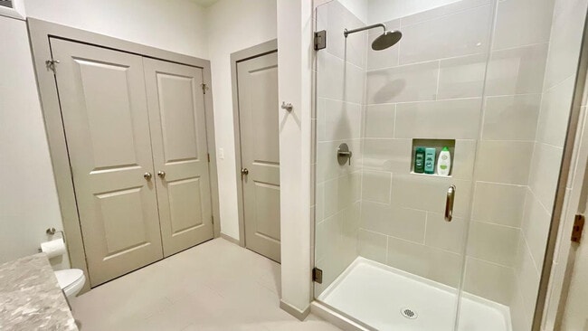 Building Photo - 7480 Carriage Hills Dr