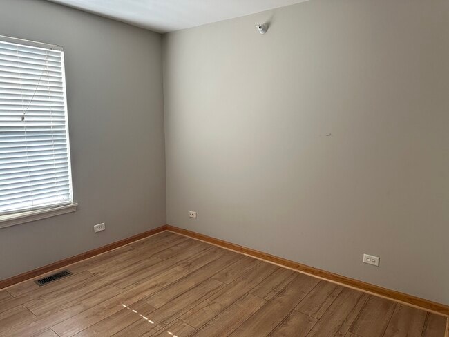 Building Photo - 2503 Dickens Dr