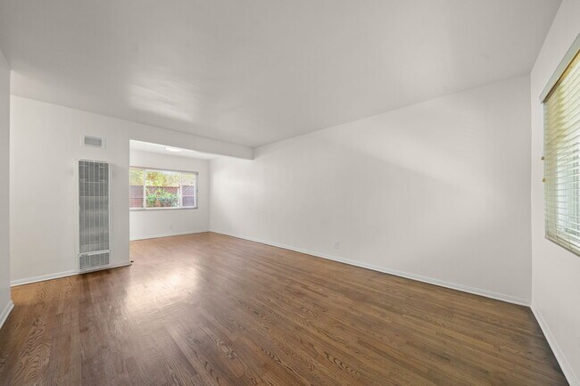 Building Photo - 1517 Harvard St