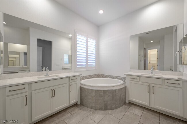 Building Photo - 6020 Langreo Ln