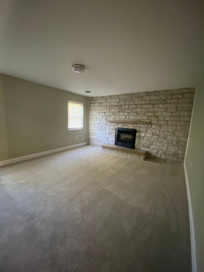 Building Photo - 1198 W. Social Row Rd.