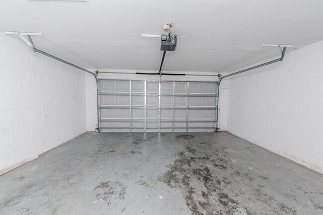 Building Photo - 4 bedroom / 2bath Home for Rent Kissimmee....