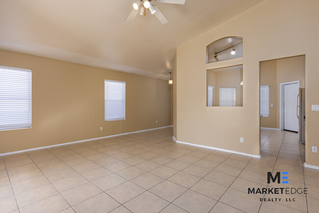 Building Photo - House in Tempe! JOIN THE WAITLIST!