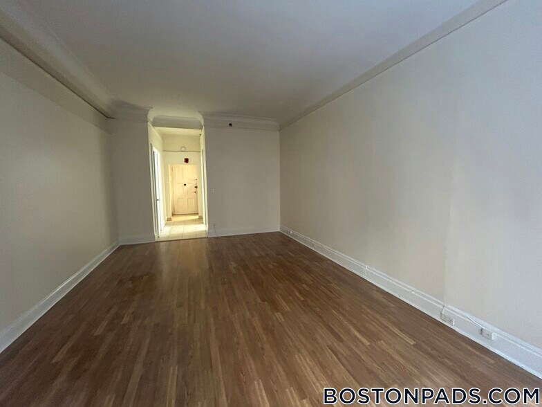 Building Photo - 62 Boylston St