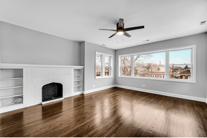 Building Photo - 8332 S May St