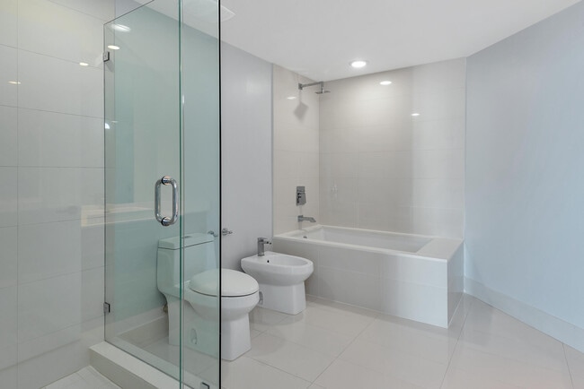 Building Photo - 1300 S Miami Ave