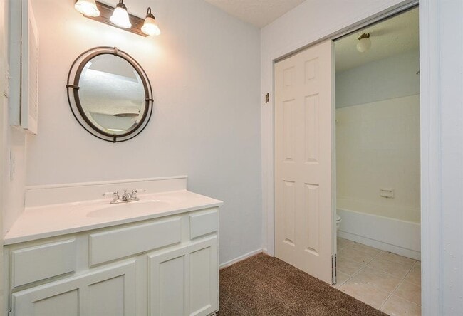 Building Photo - 15702 Timber Rock Dr