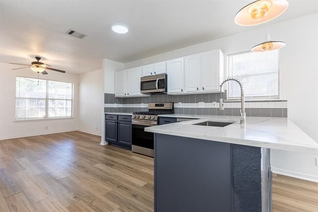 Building Photo - 2012 Balsam Way