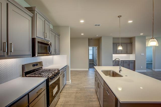 Building Photo - 2213 Dyre Dr