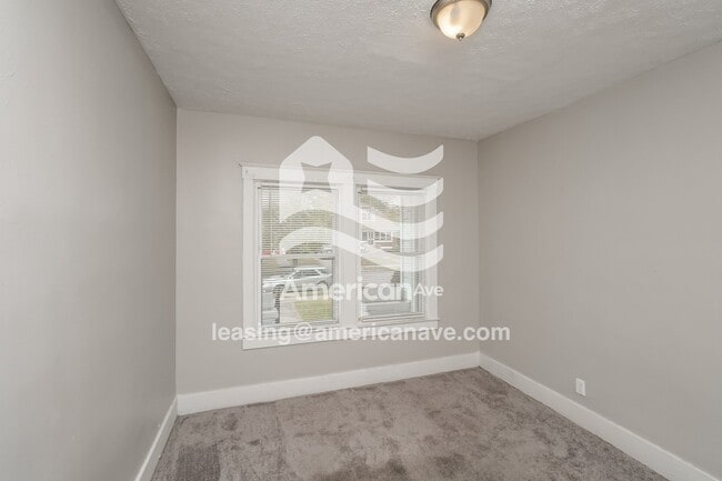 Building Photo - 656 S 42nd St