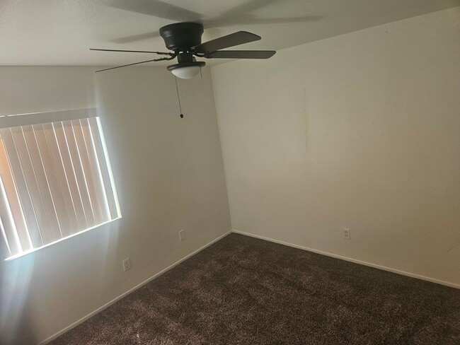 Building Photo - 3 bedroom home on cul-de-sac!