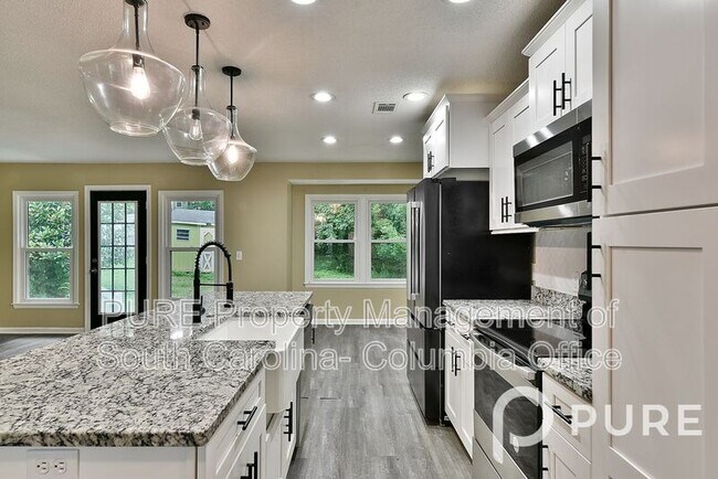 Building Photo - 308 Southampton Dr