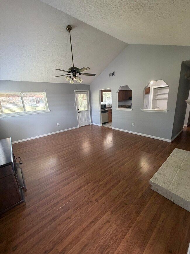 Building Photo - 7016 Pam Dr