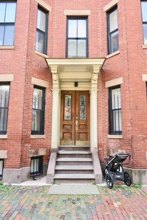 Building Photo - 52 Appleton St