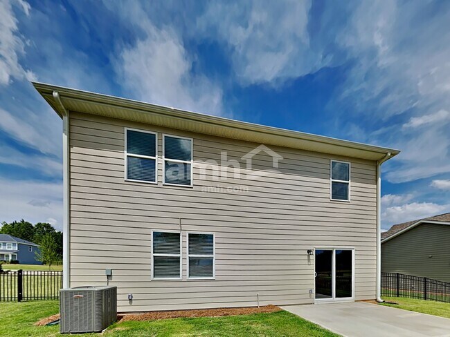 Building Photo - 129 Pecan Dr