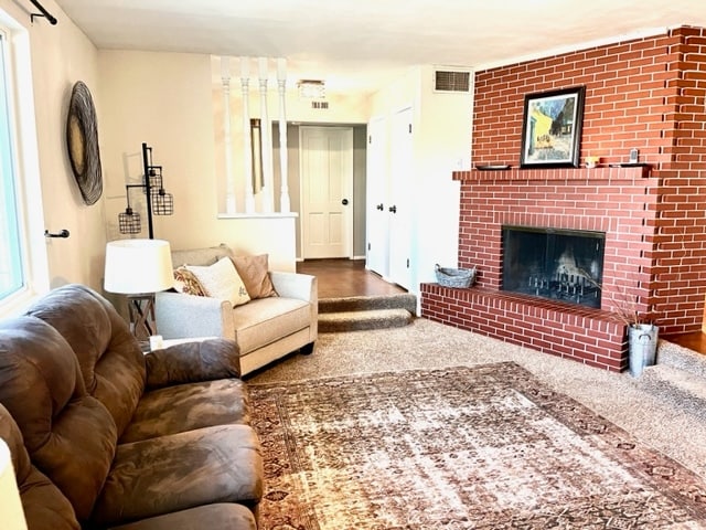 Living room - 1247 W Devonshire St