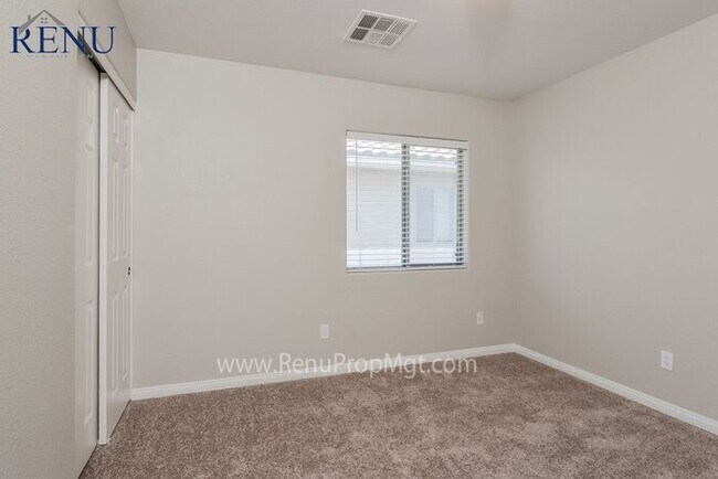 Building Photo - Fall Special: 1/2 off your first month! Av...