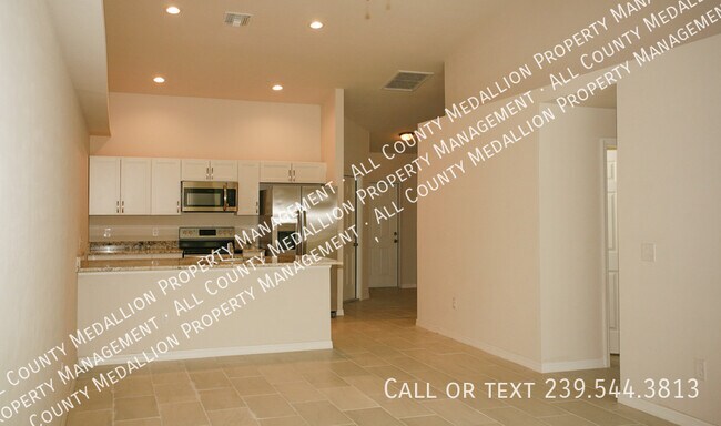 Building Photo - 1309 SE 8th Pl