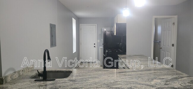Building Photo - 203 N Carey St