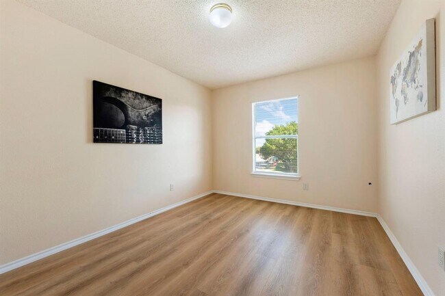 Building Photo - 2600 Andres Way