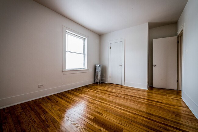 Building Photo - 5328 W Harrison St