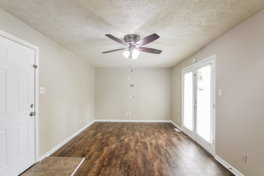 Building Photo - 4825 Manker St