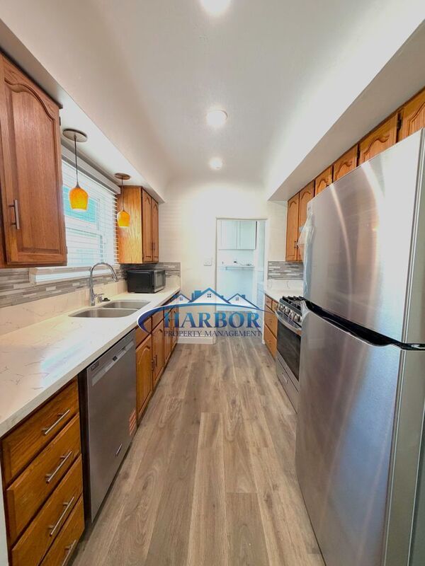 Building Photo - 2916 W 79th St
